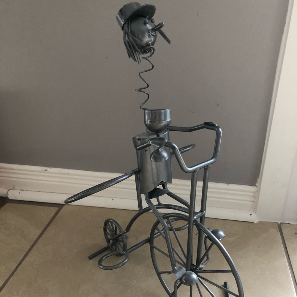 Wine bottles holder